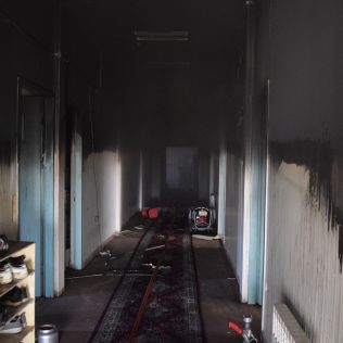 آتش نشانی نیشابور - آتش سوزی خوابگاه دانشجویی توسط آتش نشانان خاموش شد