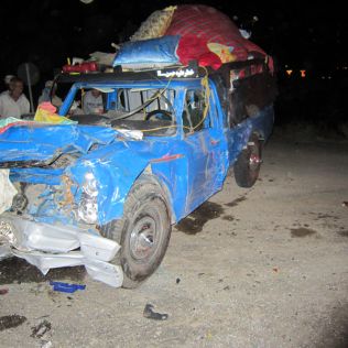 آتش نشانی نیشابور - واژگونی خودرو نیسان