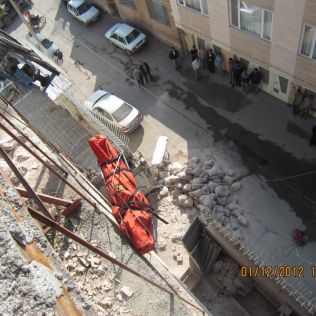 آتش نشانی نیشابور - بی احتیاطی در کارگاه ساختمانی حادثه ساز شد