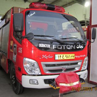 آتش نشانی نیشابور -  کودک خردسال برای نجات خود همکار نجاتگران شد 