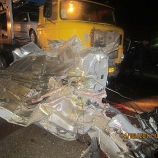 آتش نشانی نیشابور - سرعت در جاده بارانی به مرگ راننده انجامید