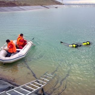 آتش نشانی نیشابور - جوانی که کودکی را از غرق شدن نجات داد ، خودش غرق شد