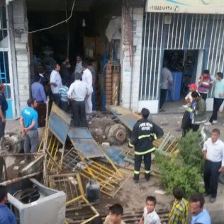 آتش نشانی نیشابور - انفجار گاز مغازه را به آتش کشید.
