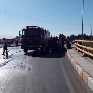 آتش نشانی نیشابور - واژگونی نیسان در میدان باغرود