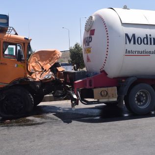 آتش نشانی نیشابور - برخورد کامیون و تریلر گاز مایع